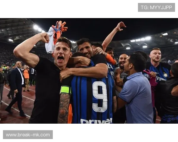 利兹联青训营再传捷报,年轻才俊闪耀赛场引多家豪门关注