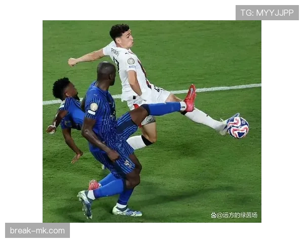 桑普竞技场边路进攻策略助力球队新赛季表现稳健